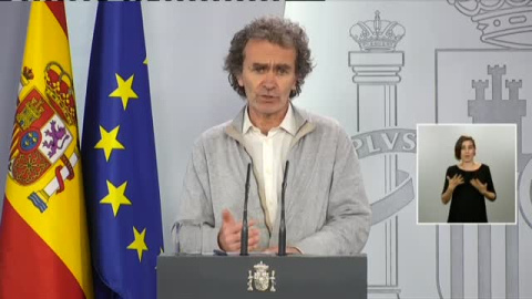 Simón advierte que Madrid y Barcelona podrían "retrasar más la desescalada" por ser las que tienen más casos de Covid-19 Simón advierte que Madrid y Barcelona podrían "retrasar más la desescalada" por ser las que tienen más casos de Covid-19