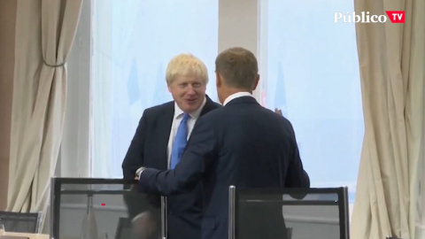 Boris Johnson defiende a su colaborador más estrecho a pesar de saltarse el confinamiento Boris Johnson defiende a su colaborador más estrecho a pesar de saltarse el confinamiento