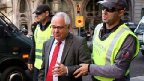 El juez prorroga un año la instrucción de la causa del caso de corrupción del 3% El juez prorroga un año la instrucción de la causa del caso de corrupción del 3%