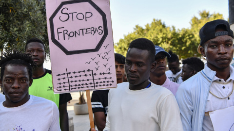 Varias personas durante una manifestación en Ceuta por los sucesos ocurridos a decenas de migrantes en Melilla el pasado 24 de junio, a 1 de julio de 2022, en Ceuta (España). EUROPA PRESS Varias personas durante una manifestación en Ceuta por los sucesos ocurridos a decenas de migrantes en Melilla el pasado 24 de junio, a 1 de julio de 2022, en Ceuta (España). EUROPA PRESS