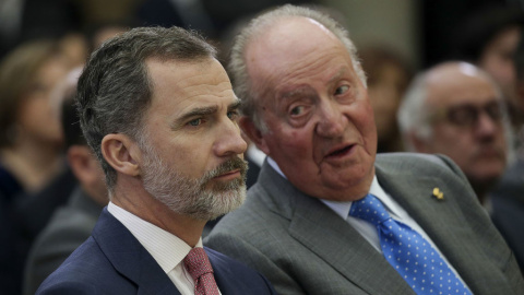 Juan Carlos I y Felipe VI en una imagen de archivo. Juan Carlos I y Felipe VI en una imagen de archivo.