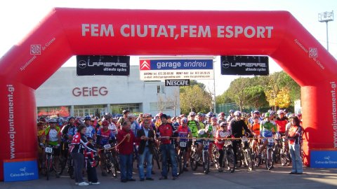 Una de les nombroses proves esportives de ciclisme de les comarques gironines / Federació Catalana de Ciclisme Una de les nombroses proves esportives de ciclisme de les comarques gironines / Federació Catalana de Ciclisme