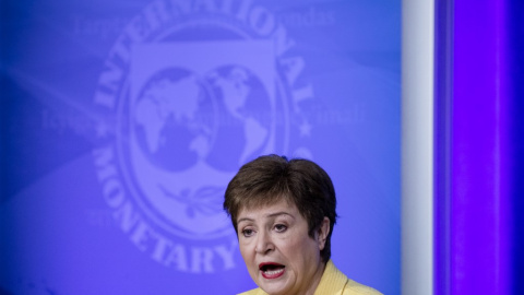 La directora gerente del FMI, Kristalina Georgieva, en una rueda de prensa en la sede la institución, en Washington, a comienzos de marzo, sobre el coronavirus. AFP/Samuel Corum La directora gerente del FMI, Kristalina Georgieva, en una rueda de prensa en la sede la institución, en Washington, a comienzos de marzo, sobre el coronavirus. AFP/Samuel Corum
