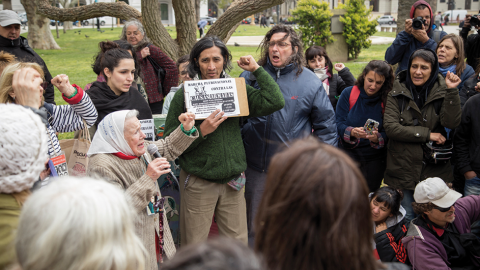 Una de las manifestaciones de las Madres de Mayo. Una de las manifestaciones de las Madres de Mayo.