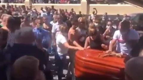 Indignación en Tenerife por la celebración de un entierro masivo Indignación en Tenerife por la celebración de un entierro masivo