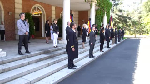 España recuerda a las víctimas del covid con un minuto de silencio en todo el país España recuerda a las víctimas del covid con un minuto de silencio en todo el país