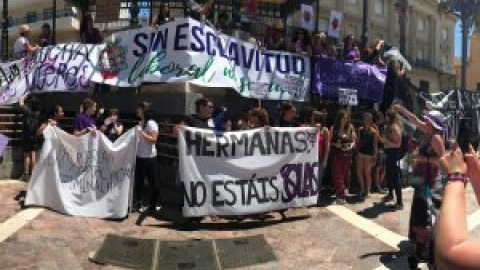 Las calles de Huelva se inundan de dignidad para reclamar los derechos de las temporeras Las calles de Huelva se inundan de dignidad para reclamar los derechos de las temporeras