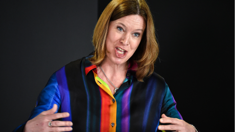 Catherine Calderwood, habla durante una conferencia de prensa sobre las actualizaciones del brote de coronavirus (covid-19). Causó indignación el domingo después de que la descubrieran ignorando su propio consejo de quedarse en casa durante la pandemia Catherine Calderwood, habla durante una conferencia de prensa sobre las actualizaciones del brote de coronavirus (covid-19). Causó indignación el domingo después de que la descubrieran ignorando su propio consejo de quedarse en casa durante la pandemia