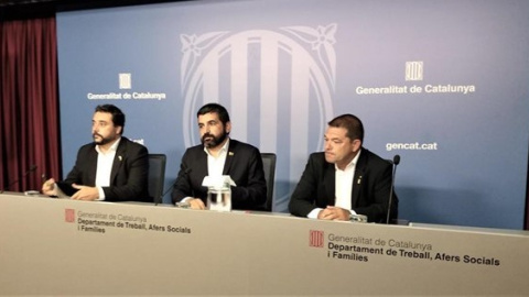 El conseller de Treball, Assumptes Socials i Famílies, Chakir el Homrani, al costat dels secretaris generals de la conselleria, Francesc Iglesies i Joaquim Ferrer. Europa Press El conseller de Treball, Assumptes Socials i Famílies, Chakir el Homrani, al costat dels secretaris generals de la conselleria, Francesc Iglesies i Joaquim Ferrer. Europa Press