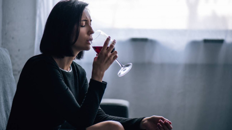 Los consumidores habituales y excesivos de bebidas alcohólicas pueden no ser conscientes del problema. / Adobe Stock Los consumidores habituales y excesivos de bebidas alcohólicas pueden no ser conscientes del problema. / Adobe Stock