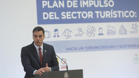 MADRID, 18/06/2020.- El presidente del Gobierno, Pedro Sánchez, da un discurso durante la presentación del Plan de Impulso al Sector Turístico, este jueves, en el Complejo de la Moncloa, en Madrid. EFE/Rodrigo Jiménez POOL MADRID, 18/06/2020.- El presidente del Gobierno, Pedro Sánchez, da un discurso durante la presentación del Plan de Impulso al Sector Turístico, este jueves, en el Complejo de la Moncloa, en Madrid. EFE/Rodrigo Jiménez POOL