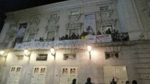 Un grupo de actores ocupa el Teatro Español en apoyo al 14N Un grupo de actores ocupa el Teatro Español en apoyo al 14N