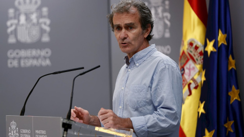 El director del Centro de Coordinación de Alertas y Emergencias Sanitarias, Fernando Simón, ofrece una rueda de prensa para informar de la situación de la COVID-19 en la sede del Ministerio de Sanidad en Madrid, este lunes. EFE/ Mariscal El director del Centro de Coordinación de Alertas y Emergencias Sanitarias, Fernando Simón, ofrece una rueda de prensa para informar de la situación de la COVID-19 en la sede del Ministerio de Sanidad en Madrid, este lunes. EFE/ Mariscal