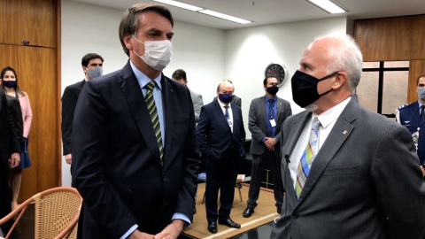 Bolsonaro se somete a su tercera prueba de coronavirus Bolsonaro se somete a su tercera prueba de coronavirus