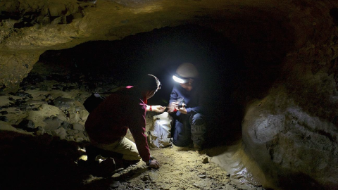 Excavación en la cueva del Sidrón, donde se ha hallado ADN antiguo humano en los sedimentos./CSIC