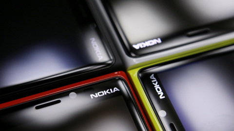 Detalle de varios smartphones de Nokia en una tienda de Varsovia (Polonia). REUTERS/Kacper Pempel Detalle de varios smartphones de Nokia en una tienda de Varsovia (Polonia). REUTERS/Kacper Pempel