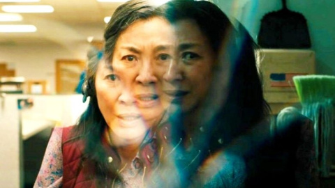 Un instante de la película 'Todo a la vez en todas partes' Un instante de la película 'Todo a la vez en todas partes'