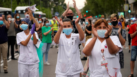 Personal sanitario del Hospital del Niño Jesús, de Madrid, protesta contra los planes privatizadores para el centro. REUTERS Personal sanitario del Hospital del Niño Jesús, de Madrid, protesta contra los planes privatizadores para el centro. REUTERS