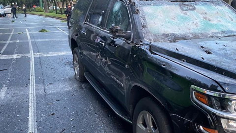 26/06/2020.- Fotografía cedida este viernes, por la Fiscalía de Ciudad de México que muestra una vista del coche y el lugar donde se atentó contra el jefe de Seguridad de la Ciudad de México, Omar García Harfuch, en Ciudad de México (México) 26/06/2020.- Fotografía cedida este viernes, por la Fiscalía de Ciudad de México que muestra una vista del coche y el lugar donde se atentó contra el jefe de Seguridad de la Ciudad de México, Omar García Harfuch, en Ciudad de México (México)