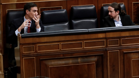 El presidente del Gobierno, Pedro Sánchez, y el vicepresidente de Derechos Sociales Pablo Iglesias, durante el pleno del Congreso que debate la prórroga del estado de alarma. EFE/Mariscal POOL El presidente del Gobierno, Pedro Sánchez, y el vicepresidente de Derechos Sociales Pablo Iglesias, durante el pleno del Congreso que debate la prórroga del estado de alarma. EFE/Mariscal POOL