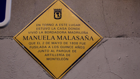 Placa de la calle Manuela Malasaña de Madrid. Placa de la calle Manuela Malasaña de Madrid.