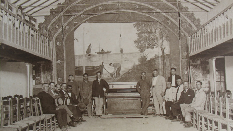 Salón de actos en la planta alta de la sede de 'La Cultura' / Archivo Fernando Romero Salón de actos en la planta alta de la sede de 'La Cultura' / Archivo Fernando Romero
