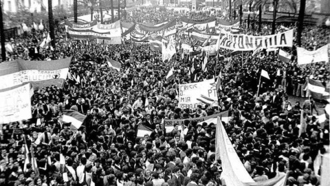 Manifestación del 4 de diciembre de 1977 en Cádiz por la autonomía de Andalucía. EFE Manifestación del 4 de diciembre de 1977 en Cádiz por la autonomía de Andalucía. EFE