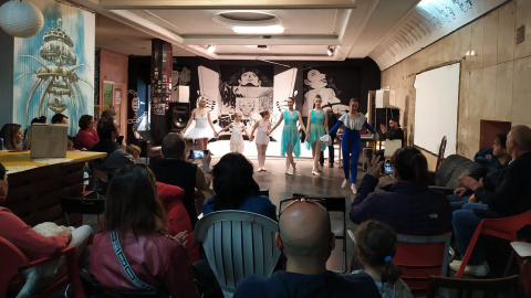 Una actividad de baile en La Traba. Una actividad de baile en La Traba.