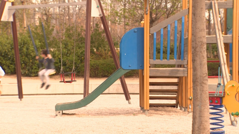 Hasta 3 niños con un adulto podrán salir desde el domingo 1 hora Hasta 3 niños con un adulto podrán salir desde el domingo 1 hora