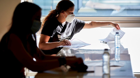 Los menores extranjeros que estudien en España podrán prorrogar su estancia. EFE/David Borrat/Archivo Los menores extranjeros que estudien en España podrán prorrogar su estancia. EFE/David Borrat/Archivo
