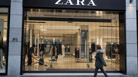 Vista de una tienda de Zara, la principal enseña del grupo textil Inditex. EFE/ Fernando Alvarado Vista de una tienda de Zara, la principal enseña del grupo textil Inditex. EFE/ Fernando Alvarado