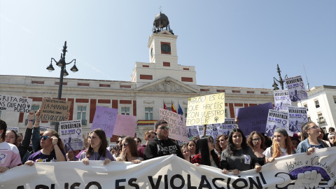 MANIFESTACIÓN DE ESTUDIANTES EN MADRID CONTRA LA SENTENCIA DE LA MANADA Manifestación de estudiantes contra la sentencia de la manada de Pamplona en la Puerta del Sol de Madrid.- EUROPA PRESS (ARCHIVO)