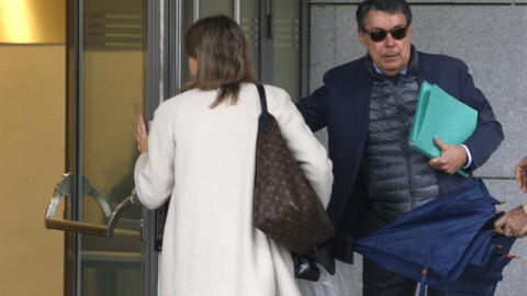 El expresidente madrileño, Ignacio González, a su llegada a la Audiencia Nacional para testificar por la presunta financiación ilegal del PP en el caso Púnica. - EFE El expresidente madrileño, Ignacio González, a su llegada a la Audiencia Nacional para testificar por la presunta financiación ilegal del PP en el caso Púnica. - EFE