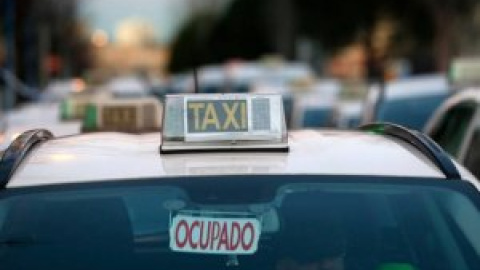 Los taxistas de Madrid rechazan 132.000 euros en ayudas para que se destinen a la Sanidad Los taxistas de Madrid rechazan 132.000 euros en ayudas para que se destinen a la Sanidad
