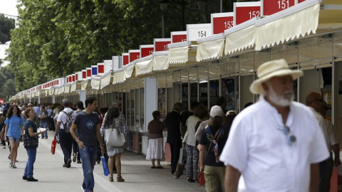 La 74 edición de Feria del Libro de Madrid en el Parque del Retiro. EFE/Sergio Barrenechea La 74 edición de Feria del Libro de Madrid en el Parque del Retiro. EFE/Sergio Barrenechea