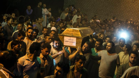 Funeral de los criptianos coptos asesinados el viernes en un atentado, en Egipto. EFE/EPA/MOHAMED HOSSAM Funeral de los criptianos coptos asesinados el viernes en un atentado, en Egipto. EFE/EPA/MOHAMED HOSSAM