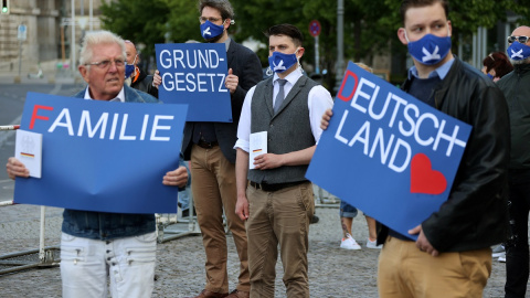 rotesta contra el confinamiento del partido de ultraderecha alemán AfD en Berlín. REUTERS/Fabrizio Bensch rotesta contra el confinamiento del partido de ultraderecha alemán AfD en Berlín. REUTERS/Fabrizio Bensch