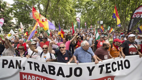 Manifestación que las Marchas de la Dignidad, que aglutinan a cuatro columnas procedentes de distintas partes de España, llevan a cabo hoy por las calles de Madrid, en su lucha contra la precariedad laboral, el paro y la degradación de la educación y Manifestación que las Marchas de la Dignidad, que aglutinan a cuatro columnas procedentes de distintas partes de España, llevan a cabo hoy por las calles de Madrid, en su lucha contra la precariedad laboral, el paro y la degradación de la educación y