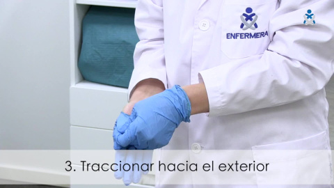 Aprende a quitarte los guantes desechables