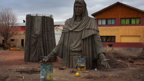 Un mesías despedazado parece pedir explicaciones en esta instantánea de Santiago Hafford