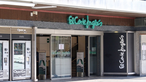 Entrada de uno de los establecimientos de El Corte Inglés, en Madrid. E.P. Entrada de uno de los establecimientos de El Corte Inglés, en Madrid. E.P.