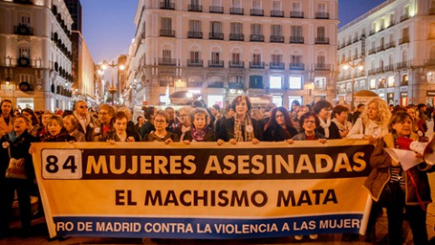 Manifestación en recuerdo a las mujeres víctimas de violencia de género en la Puerta del Sol, Madrid (España), a 25 de octubre de 2019 Manifestación en recuerdo a las mujeres víctimas de violencia de género en la Puerta del Sol, Madrid (España), a 25 de octubre de 2019