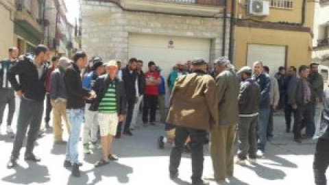 Vagues de temporers que treballen en la recollida de la fruita a les terres de Lleida Vagues de temporers que treballen en la recollida de la fruita a les terres de Lleida