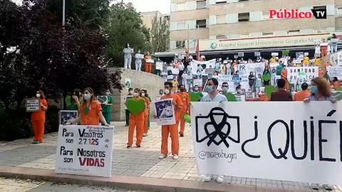 Los sanitarios se concentran por la defensa de la sanidad pública y contra las privatizaciones Los sanitarios se concentran por la defensa de la sanidad pública y contra las privatizaciones