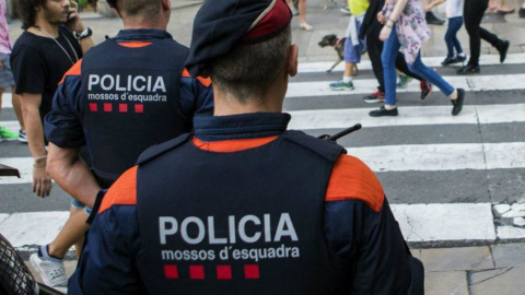 Un agente de los Mossos d'Esquadra en una imagen de archivo /EFE
Un agente de los Mossos d'Esquadra en una imagen de archivo /EFE