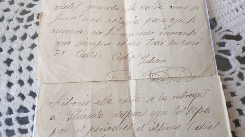Carta enviada por Julián Carlón a su esposa y a sus hijos desde la cárcel de Valladolid.- ALEJANDRO TORRÚS Carta enviada por Julián Carlón a su esposa y a sus hijos desde la cárcel de Valladolid.- ALEJANDRO TORRÚS