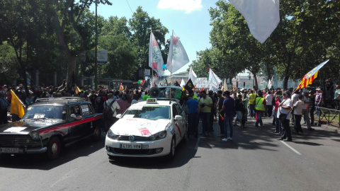 Cabecera de la manifestación de taxistas en Madrid contra la actividad de Uber y Cabify. Imagen: FPTM Cabecera de la manifestación de taxistas en Madrid contra la actividad de Uber y Cabify. Imagen: FPTM