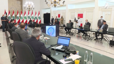 Líbano atribuye las explosiones a "una negligencia" y arresta a autoridades portuarias Líbano atribuye las explosiones a "una negligencia" y arresta a autoridades portuarias