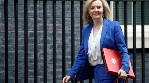 La ministra de Mujer e Igualdad (y secretaria de Estado de Comercio Internacional), Liz Truss, en Downing Street, para acudir a una reunión del Gobierno británico, en Londres.. REUTERS/Henry Nicholls La ministra de Mujer e Igualdad (y secretaria de Estado de Comercio Internacional), Liz Truss, en Downing Street, para acudir a una reunión del Gobierno británico, en Londres.. REUTERS/Henry Nicholls