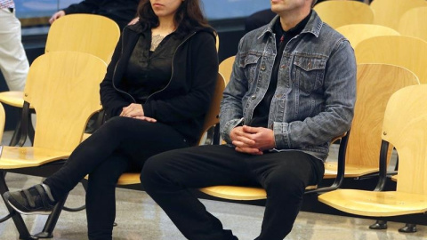 Francisco Solar y Mónica Caballero, acusados de colocar un artefacto explosivo en la Basílica del Pilar de Zaragoza en octubre de 2013. EFE Francisco Solar y Mónica Caballero, acusados de colocar un artefacto explosivo en la Basílica del Pilar de Zaragoza en octubre de 2013. EFE